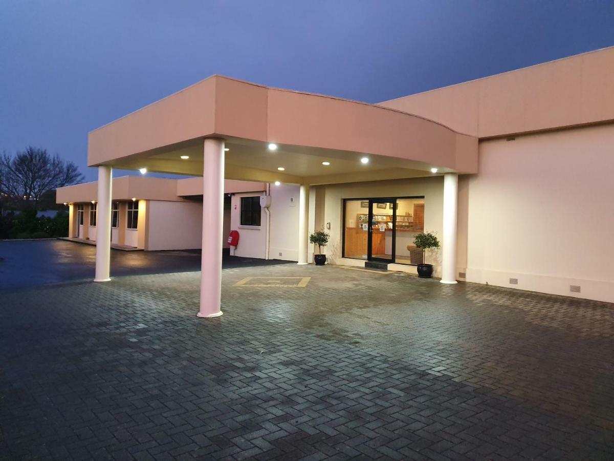 Tower Motor Inn Маунт-Гамбье Экстерьер фото